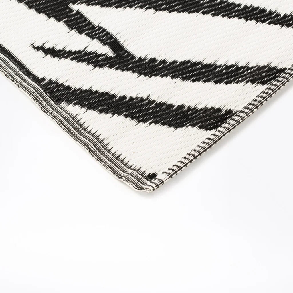 MENO M6 INDOOR/OUTDOOR RUG
